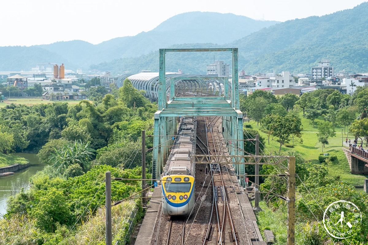 漫步遊園一圈的最終站「瞭望平台」視野絕佳,是鐵道迷拍火車的祕密景點。(圖/桃桃's旅人手札提供)