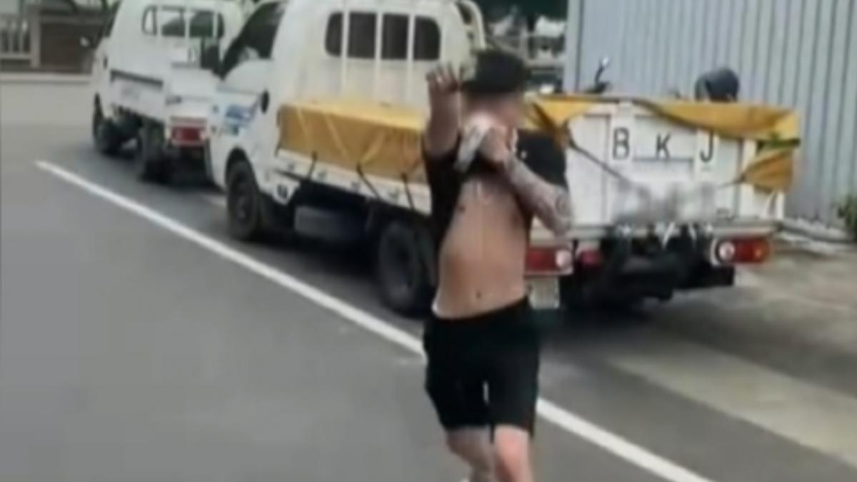 彰化和美討債糾紛，男子被噴辣椒水，還當街射擊BB彈。（圖／翻攝自彰化踢爆網）