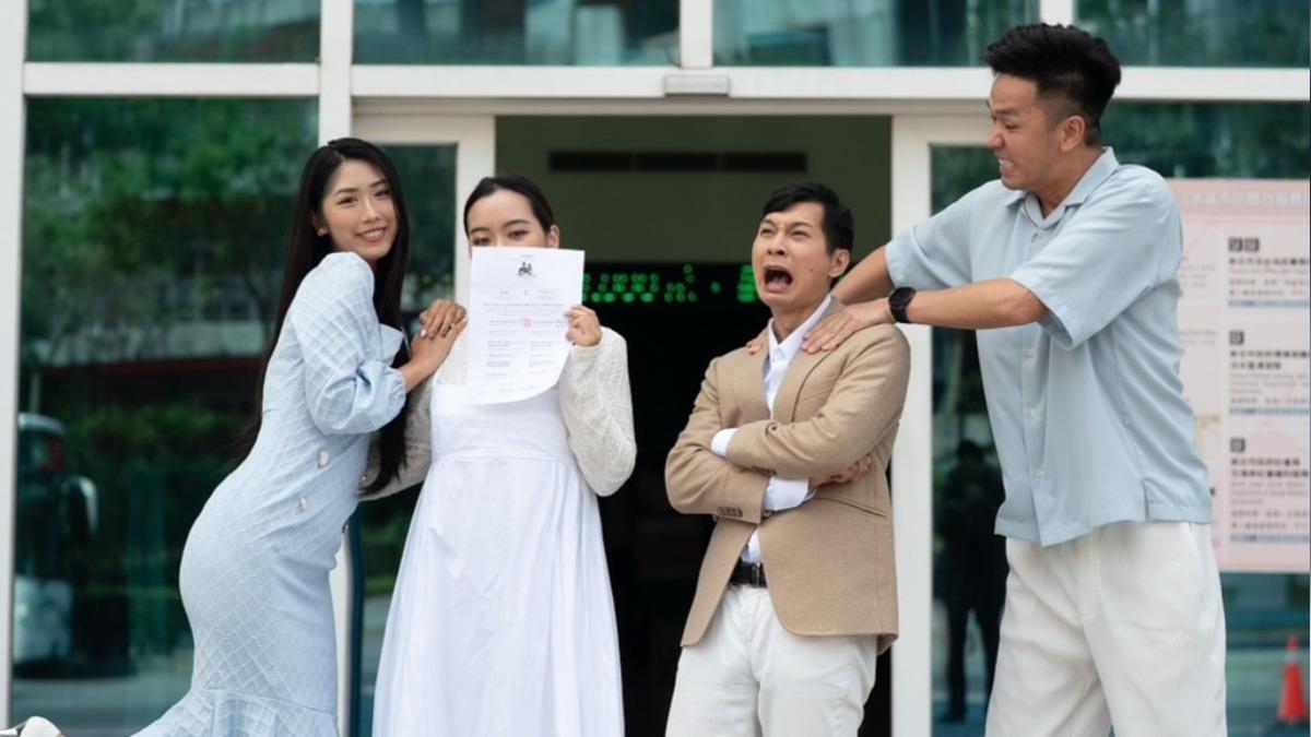 逸祥和娃娃上月登記結婚。（圖／翻攝自逸祥臉書）
