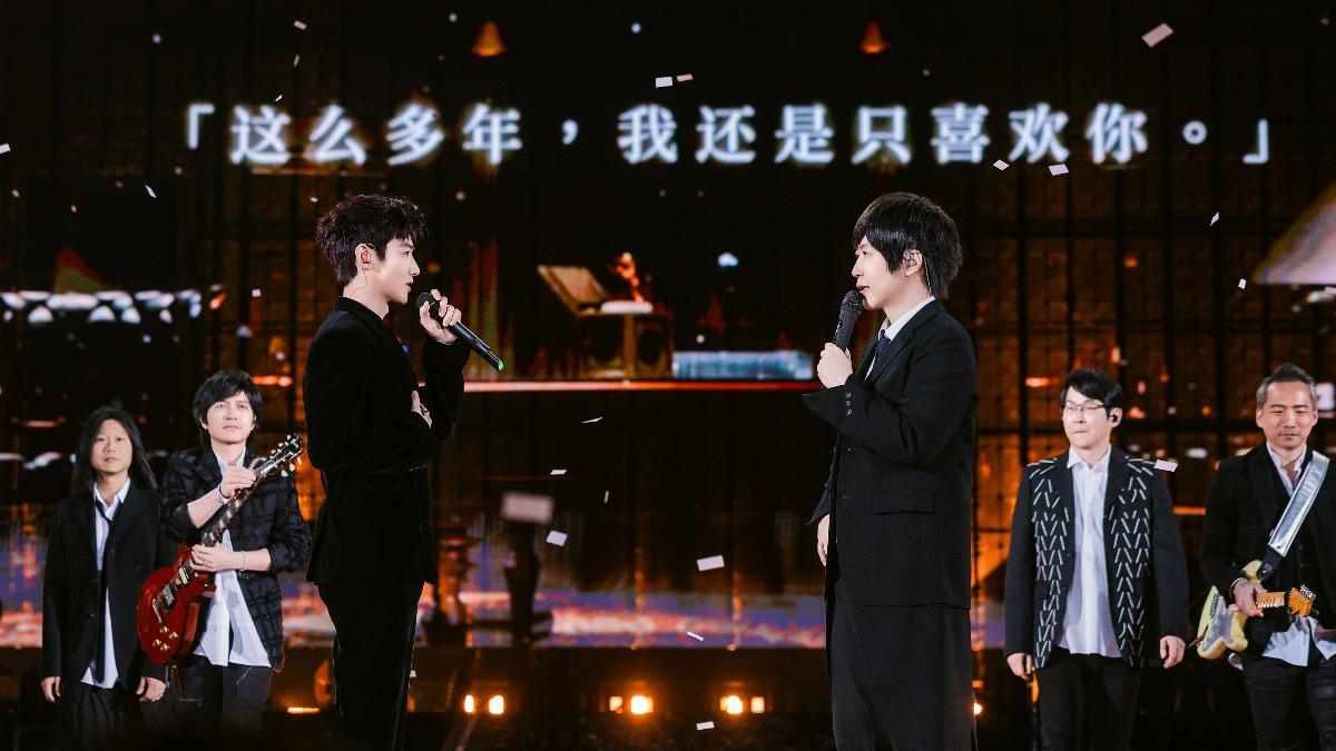 五月天唱一半!《難哄》白敬亭無預警現身 夢幻場面曝光