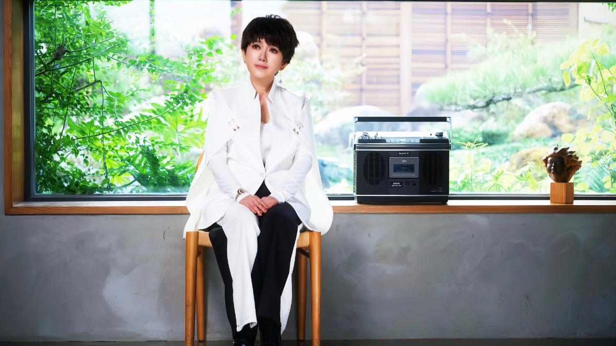 65歲玉女歌手負債1億!才找新夥伴竟「摔斷腿」 近況曝光