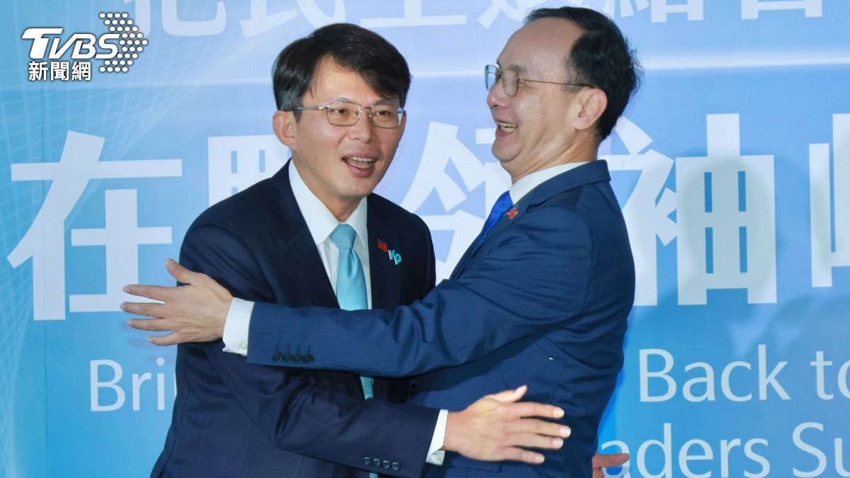 藍白兩黨黨主席朱立倫、黃國昌，今舉辦在野領袖峰會。（圖/潘建樺攝）