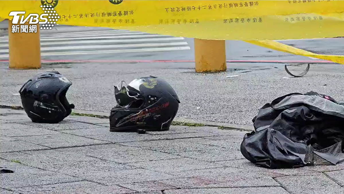 車禍當下撞擊力道大,致安全帽碎裂。(圖/TVBS)