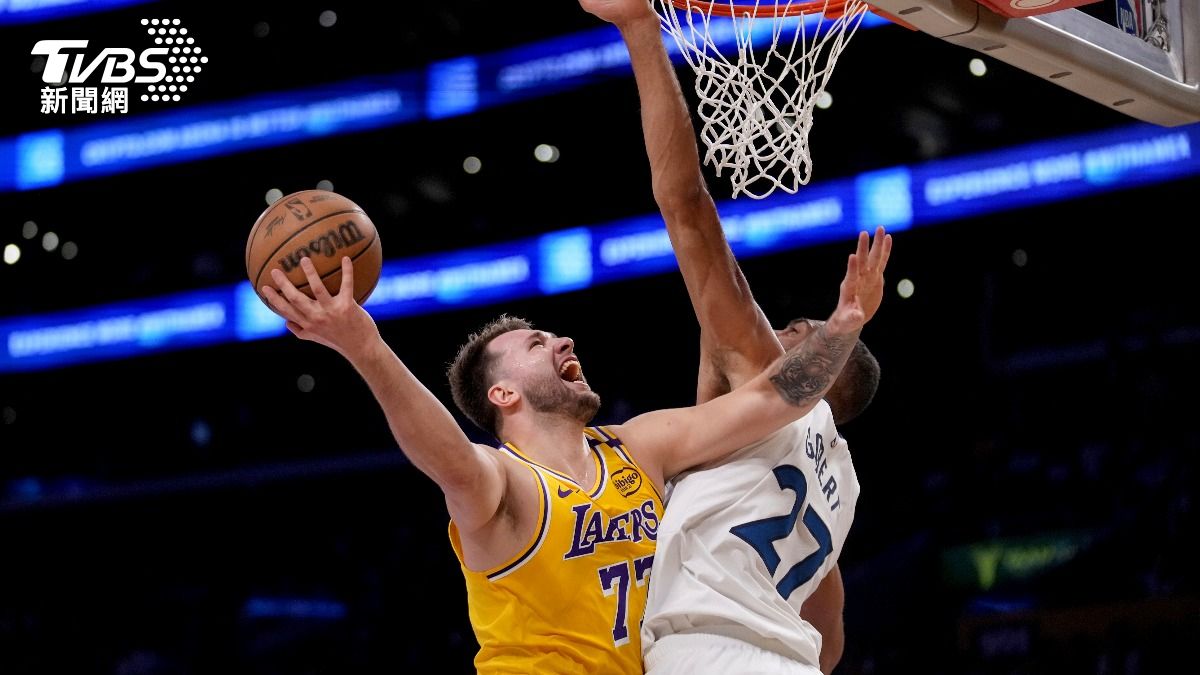 NBA季後賽/詹皇死之抄截!唐西奇準大三元 湖人94:85灰狼奪首勝