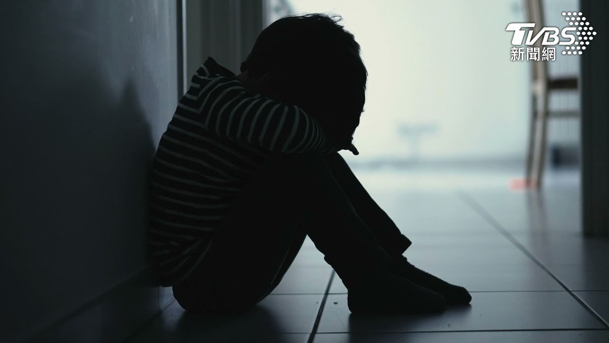 扯！南韓11歲男童回家不寫功課　竟遭狠父持鋁棒「活活打死」