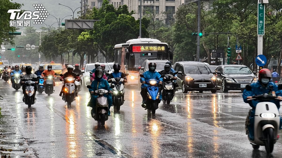 天氣／下波鋒面這天殺到！雷雨炸到月底　雨最大地區一圖看