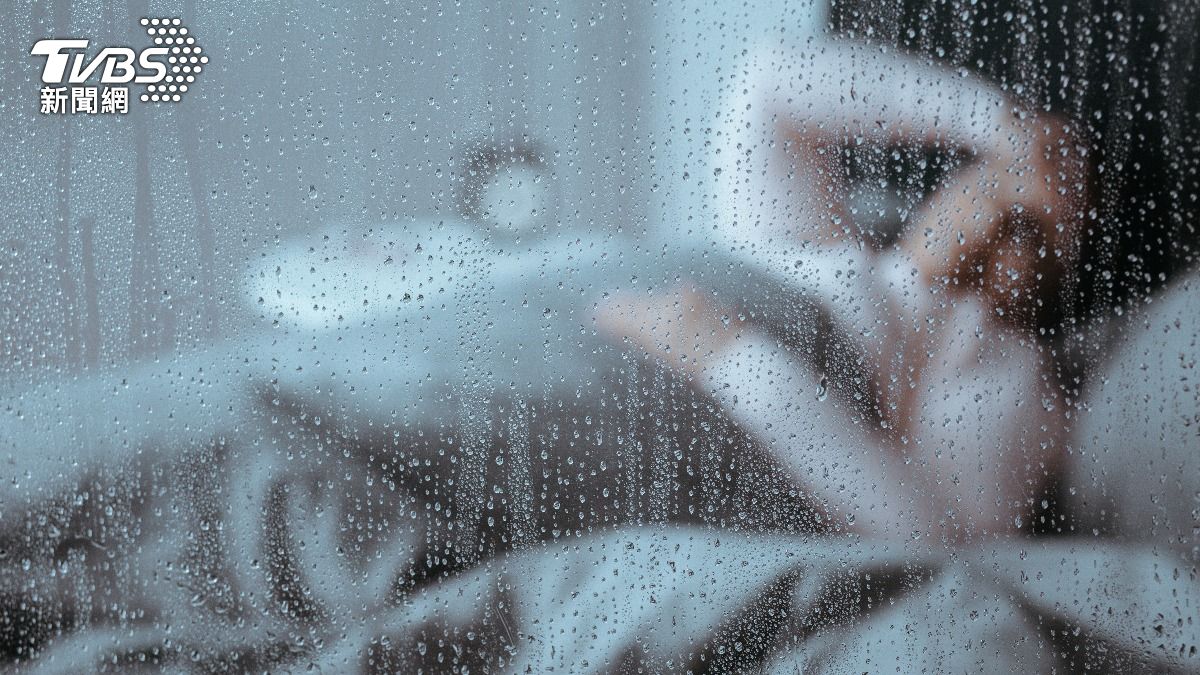 陰天下雨愛睏不是心理作用! 醫學研究揭「5大催眠因素」