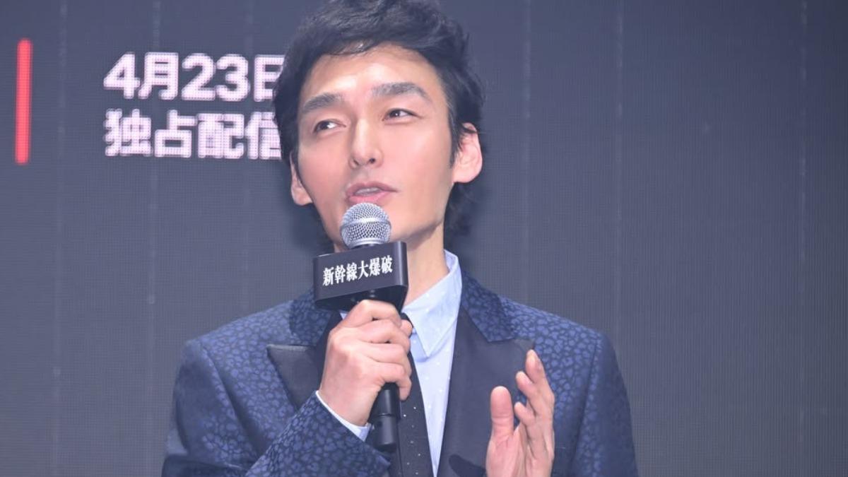 草彅剛對於自己能主演50年前高倉健主演神片感到興奮。(圖/翻攝自IG)