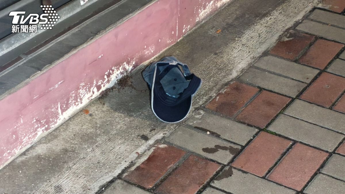 林姓老翁的帽子遺留現場。（圖／陳冠宇攝）
