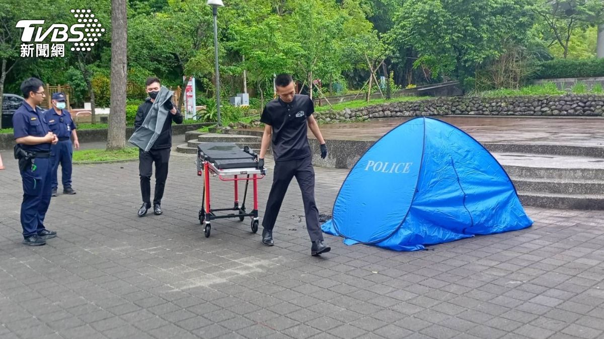 快訊/苗栗南庄遊客中心 30多歲男「燒成焦屍」