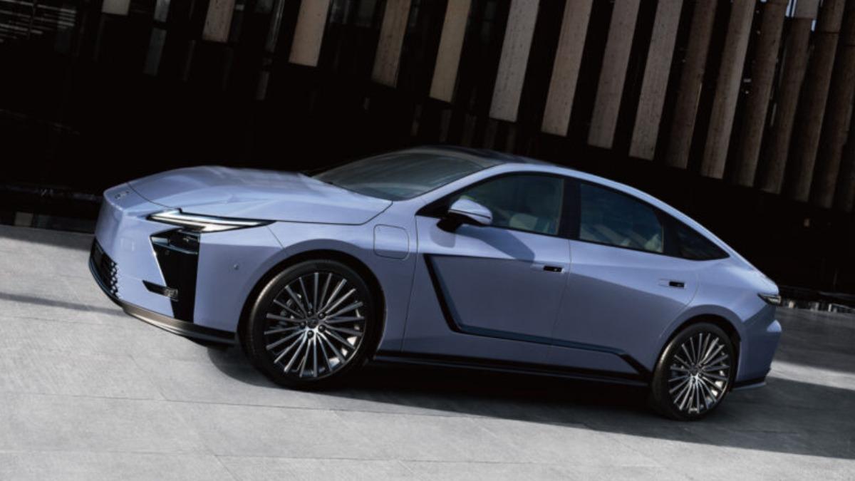 Lexus ES上海車展現身!車長「破5米」油電、純電動力皆備