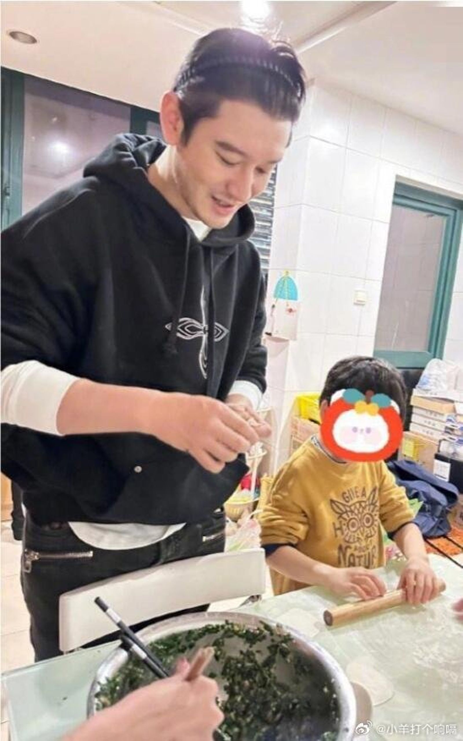 與前妻Angelababy生有一子「小海綿」,但黃曉明不只一次表示還想生個女兒。(黃曉明工作室)