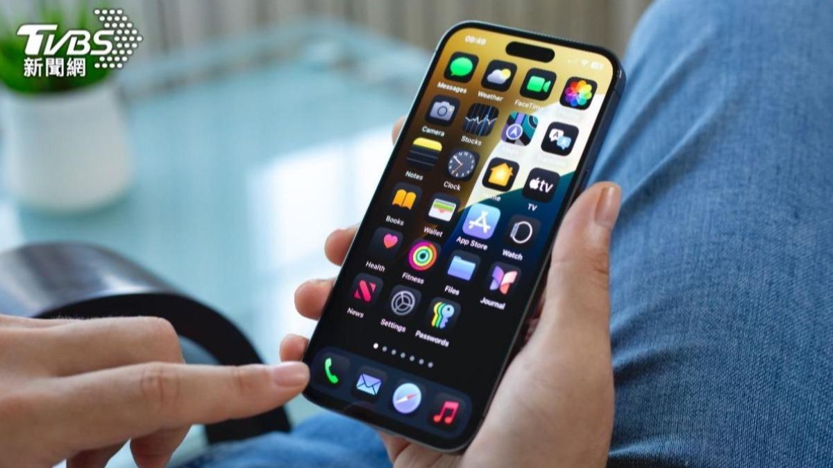 打黑心店家?iPhone更新iOS18.5 電池現「二手」標記