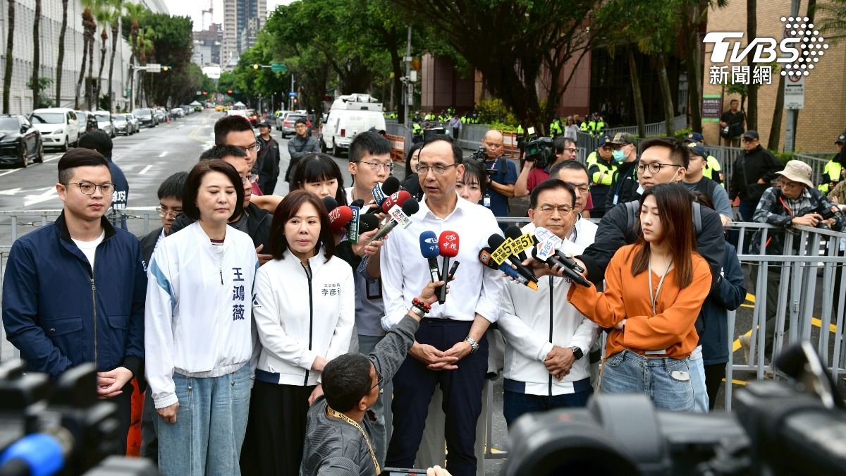 國民黨下令!藍委426上凱道 穿搭「白上衣+牛仔褲」
