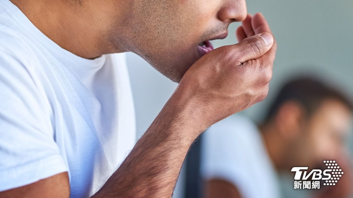 1個人的氣味會在無形中影響他人的好感度。(示意圖/達志影像shutterstock)