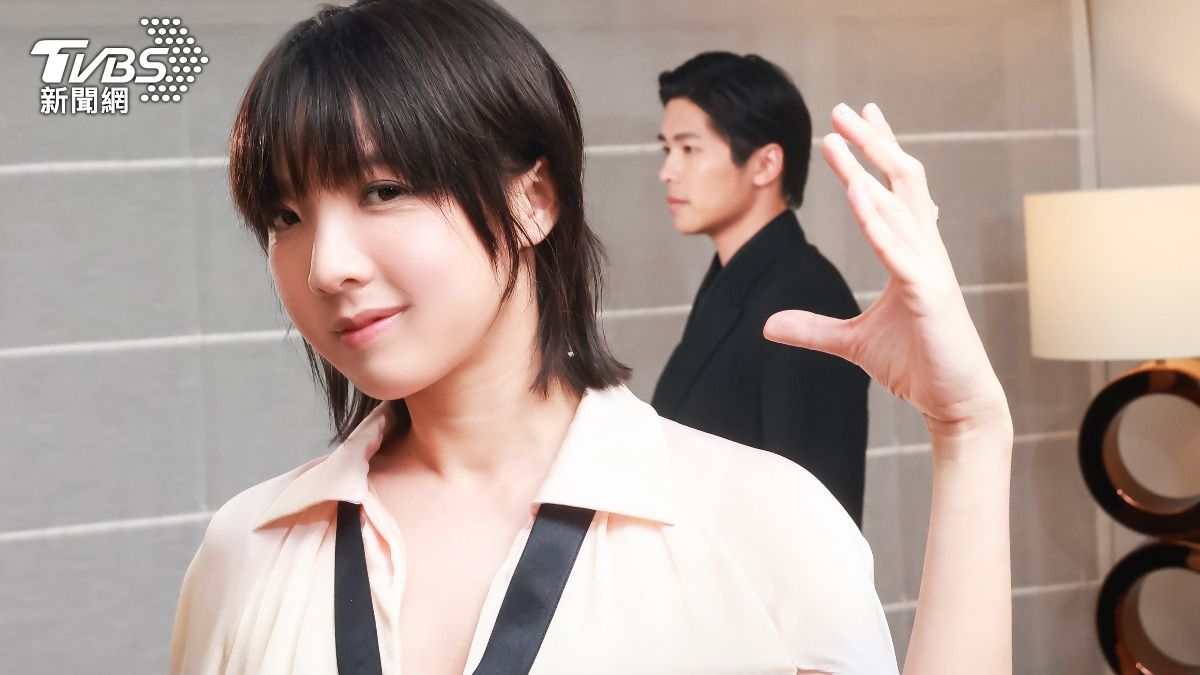 鍾雪瑩、游學修去年金馬獎前接受《TVBS新聞網》專訪。(圖/趙世平攝)