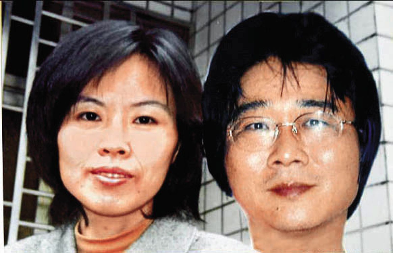 5名死者的雙親劉志勤(右)、林真米(左)案發後人間蒸發,警方研判涉嫌重大,立即發布通緝。(圖/翻攝畫面)