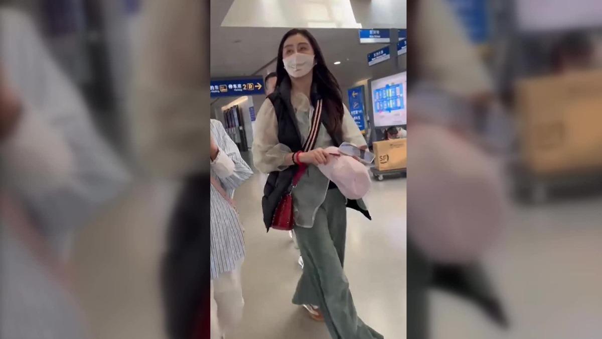 王祖賢現身機場,粉絲驚呼女神依舊美麗!(圖/翻攝自小紅書)