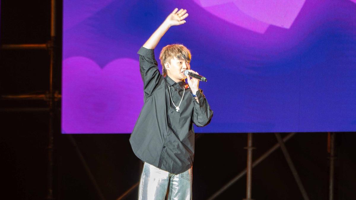 許富凱一登台就掀起全場尖叫聲。(圖/台東縣政府社會處提供)