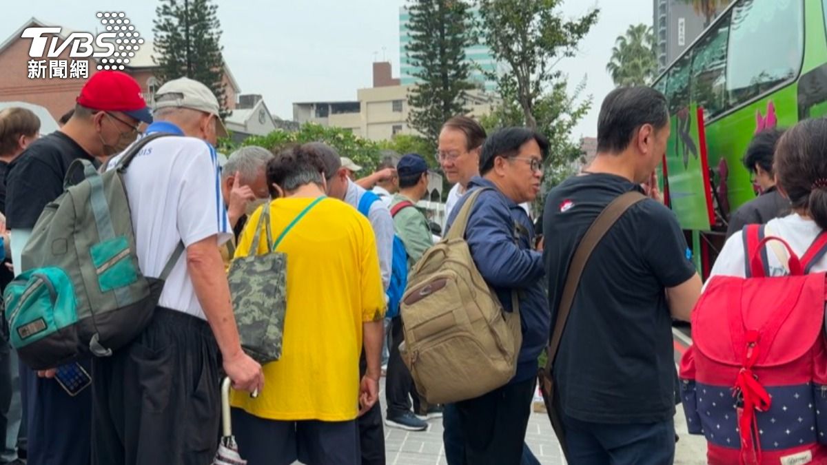 稍早有80位民眾聚集。(圖/陳祁攝)