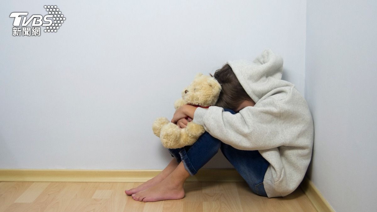 「國際不打小孩日」將至!體罰恐讓小孩長不高 醫曝4大風險