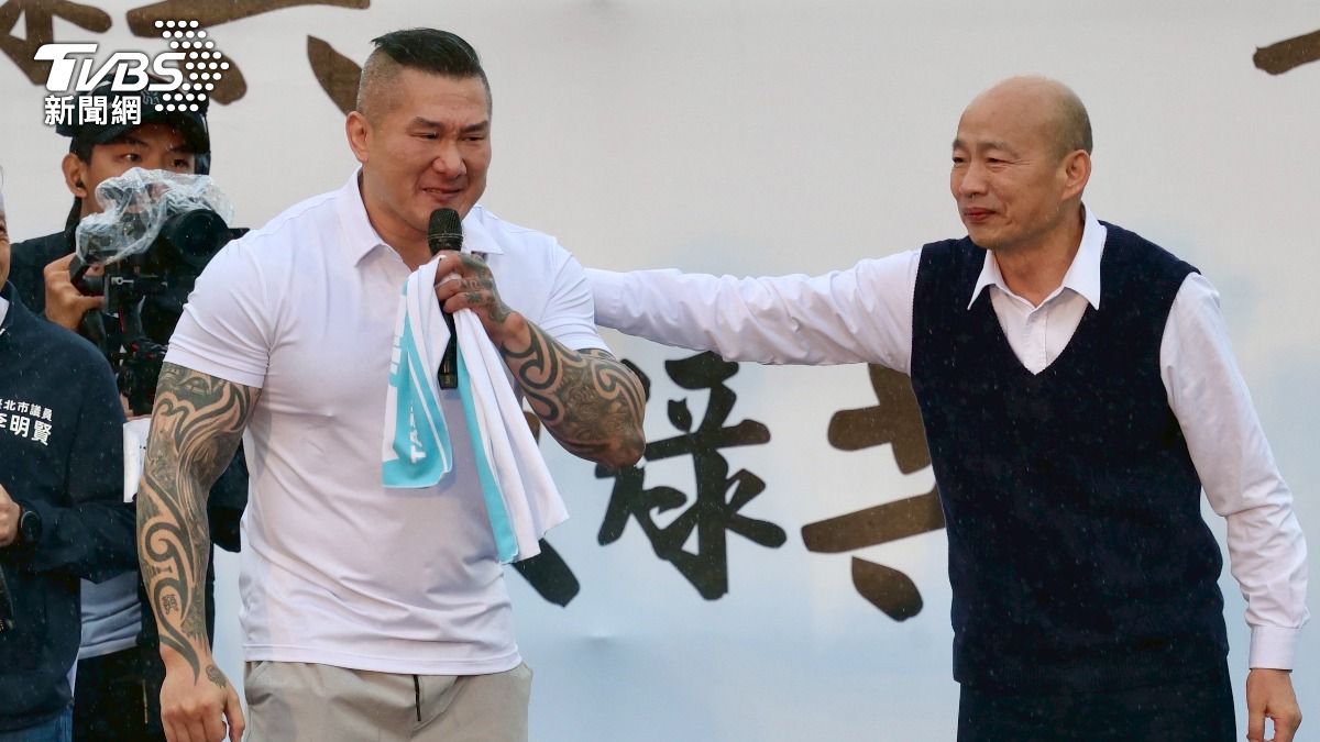 426上凱道/館長哭了!擁抱韓國瑜淚喊「救出柯文哲」