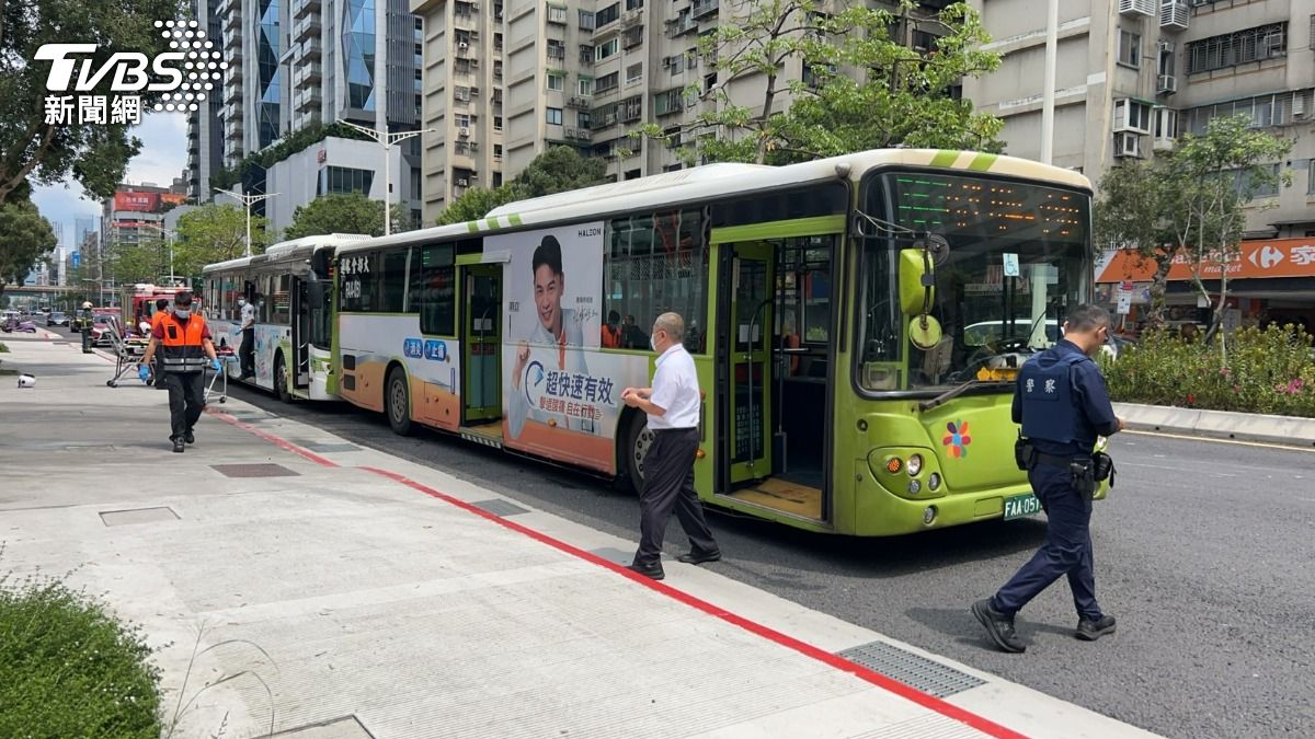 快訊/北市2公車追撞9人受傷 警消啟動「大傷機制」搶救