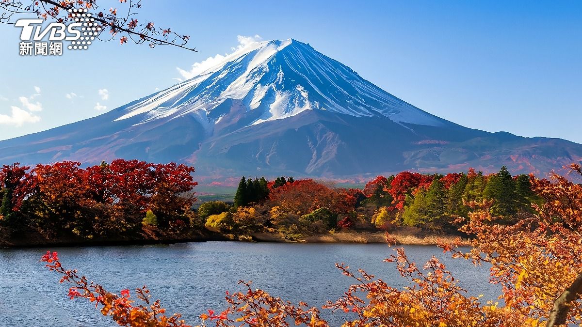 又是中國人!2男偷爬富士山失溫 向救難隊辯:以為整年都能爬