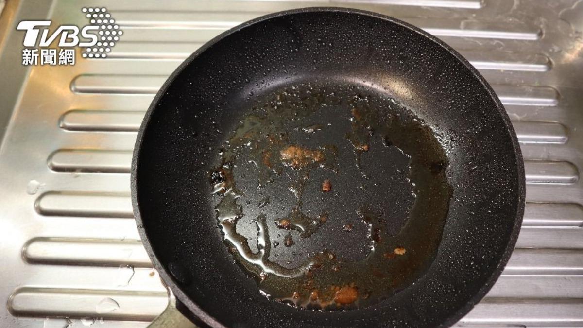 不沾鍋別煮2食材！專家曝正確用法　「2地雷行為」都在吃毒