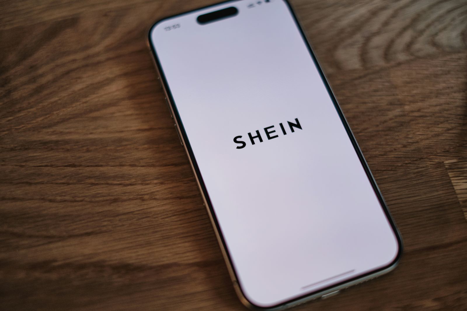 不敵關稅壓力!SHEIN在美全面大漲價 漲幅最高逾3倍