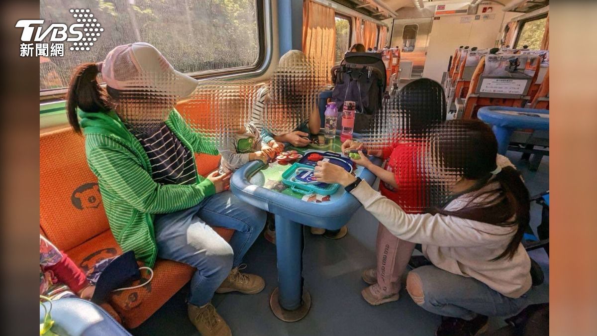 台鐵親子車廂「標示不符實」!搭乘遭拒 家長怒批設計失靈