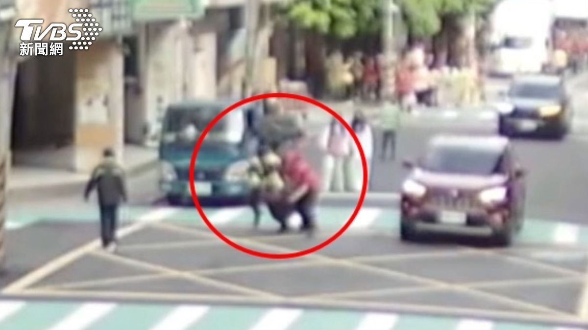 扯!以為車失竊竟是員工開走 衰警攔查慘被他「打到流鼻血」