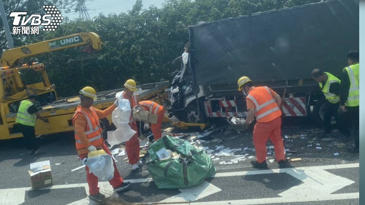 午後再出事，變換車道釀擦撞，40駕駛重傷命危。