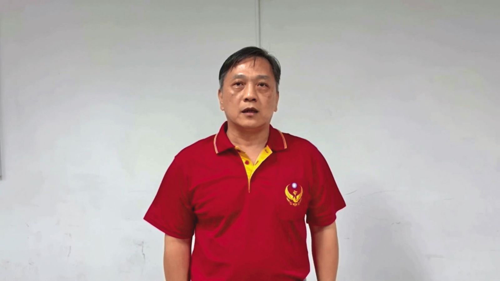 消防署訓練中心科長周鴻呈（圖）是陳慧娟丈夫，前年11月也出席陳錦龍的離婚協調會。（圖／翻攝畫面）