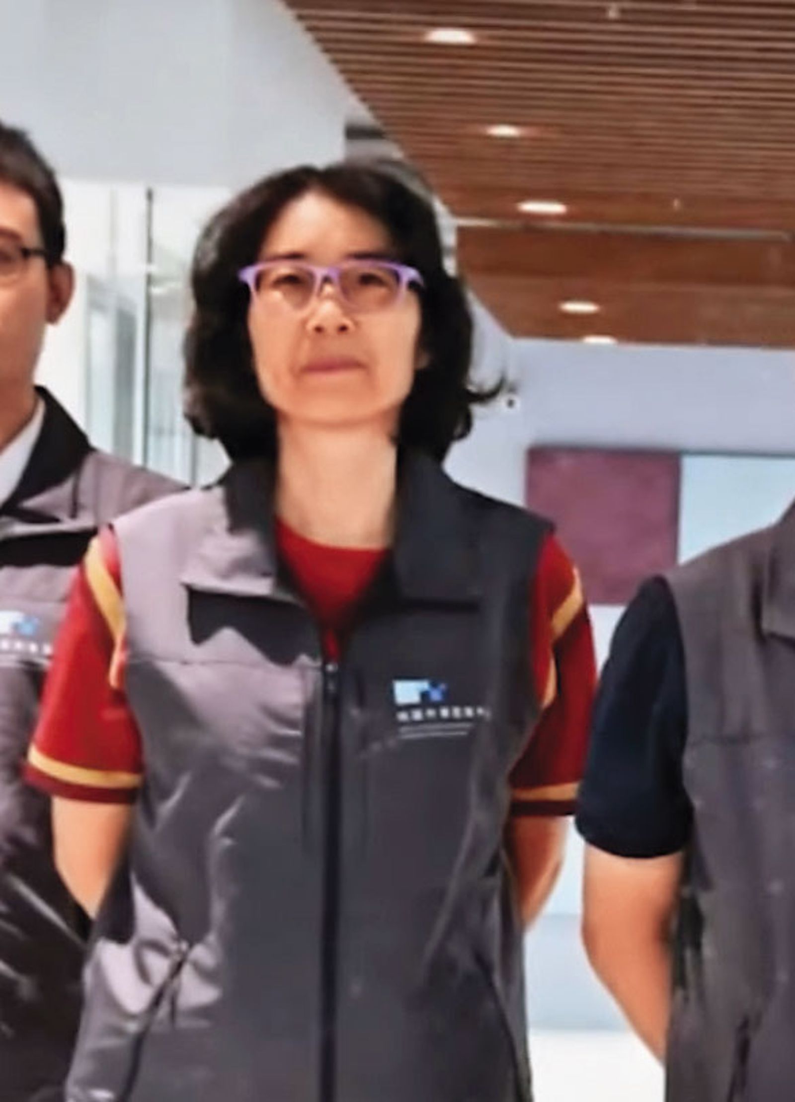 陳慧娟現任職於桃園市警局刑事鑑識中心,還曾獲頒刑事楷模。(圖/桃園市警察局提供—Walter wang YT)