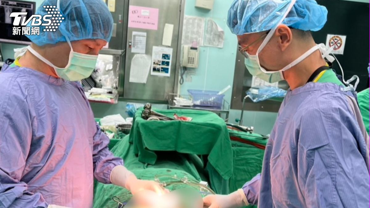 愛唱歌卻咳不停!台中男30年壞習慣 肺腺癌長2cm惡性腫瘤