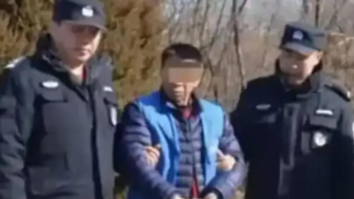 三姊妹的王姓大伯（中）坦承因雙方長期糾紛而作案。（圖／翻攝自 網易）