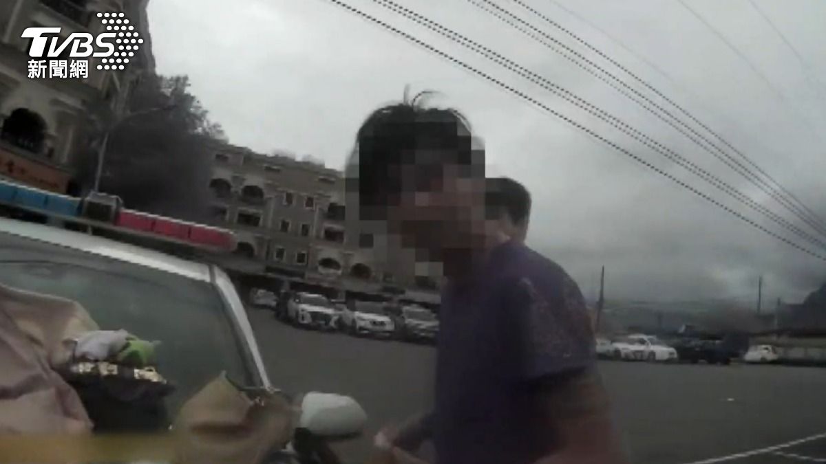 帶妻小赴宜蘭坐過站又沒錢 他隨機找車睡還搶雜貨店2千