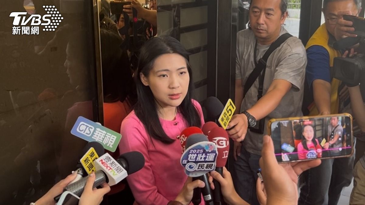 被柯建銘拐杖砸傷怒提告!徐巧芯現身北檢:我沒有要和解