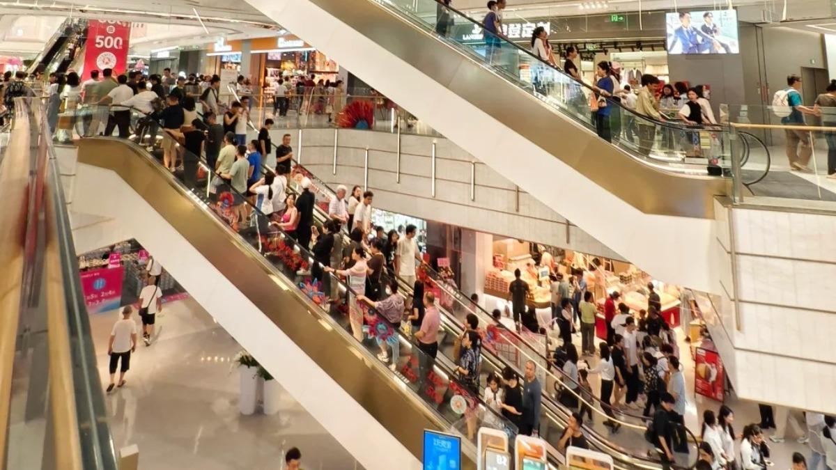 大陸五一連假啟動! 深圳多家大型百貨公司搶連假前開幕營運