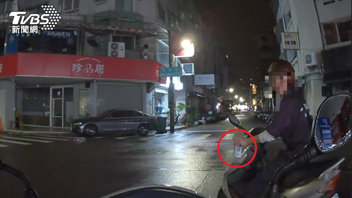43歲莫姓男子，他騎著租來的機車酒後上路，被警方抓到後拒測，遭重罰27萬。（圖／TVBS）