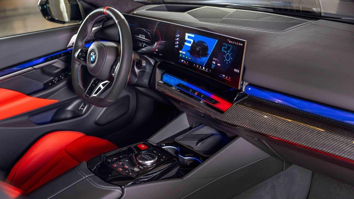 BMW M5與M5 Touring搭載12.3吋虛擬數位儀錶與14.9吋中控觸控螢幕。(圖/BMW提供)