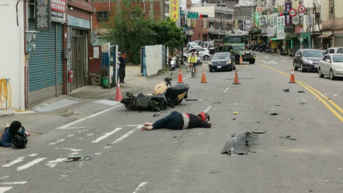 桃園汽車逆向撞兩機車一死二傷 2逃逸失聯移工落網