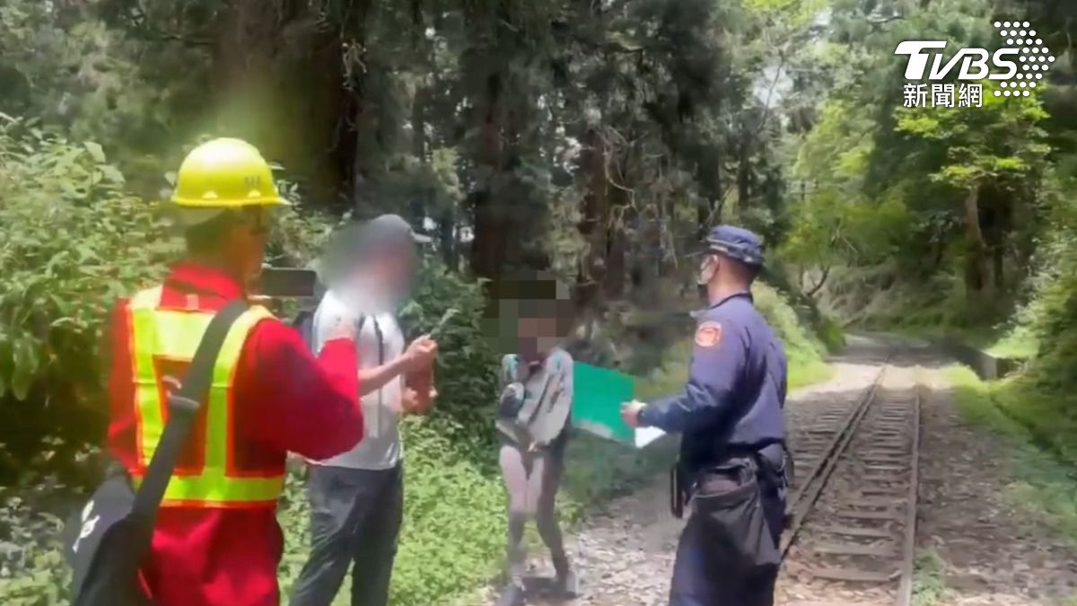 2美籍客闖阿里山林鐵「禁區」恐重罰最高5萬!