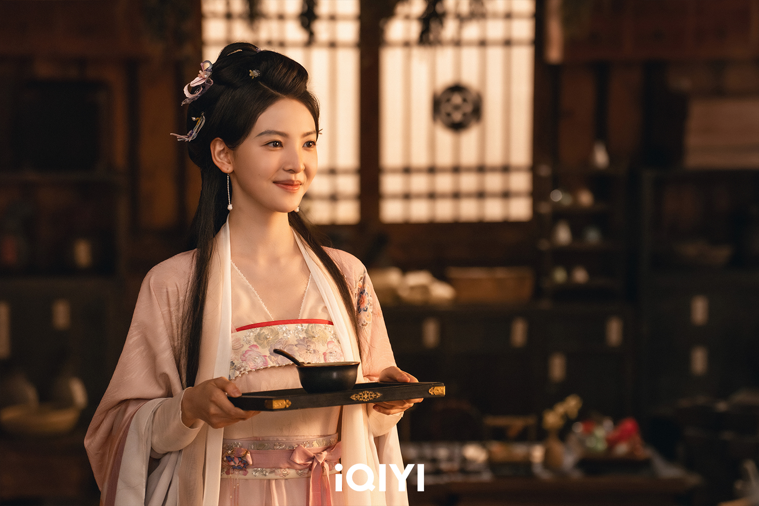 章若楠在《淮水竹亭》飾演楊雁。(圖/iQIYI愛奇藝國際版提供)