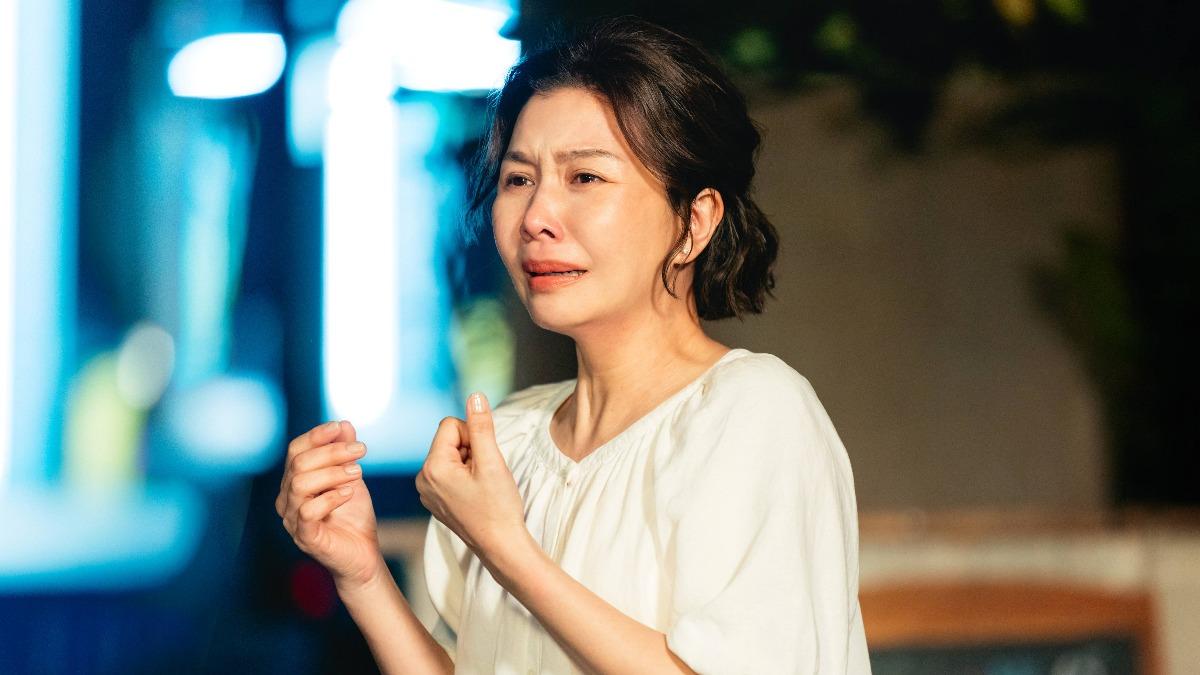 于子育在MV裡飾演聾啞人士,詮釋愛情無法圓滿的傷痛。(圖/華納音樂提供)