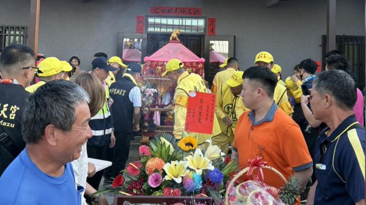 車禍斷腰椎…白沙屯媽託夢一個月後康復 粉紅超跑還停駕她家