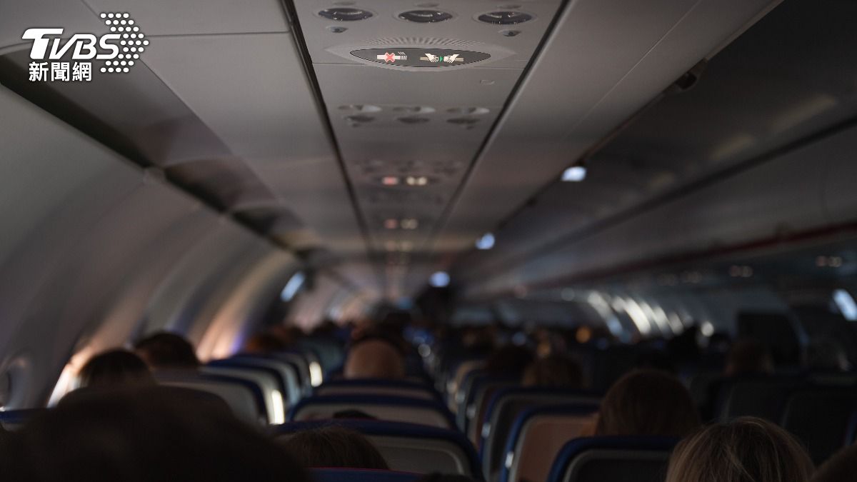 芭芭拉去年4月24日搭乘美國航空的紅眼班機、從舊金山飛往達拉斯。（示意圖／達志影像shutterstock）
