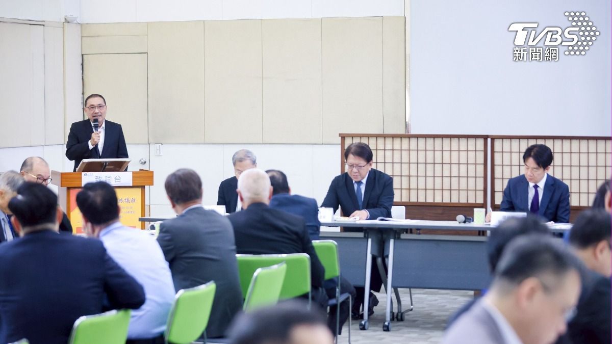總統賴清德及新北市長侯友宜今(2)日出席「與新北產業園區業者座談」。(圖/新北市府提供)
