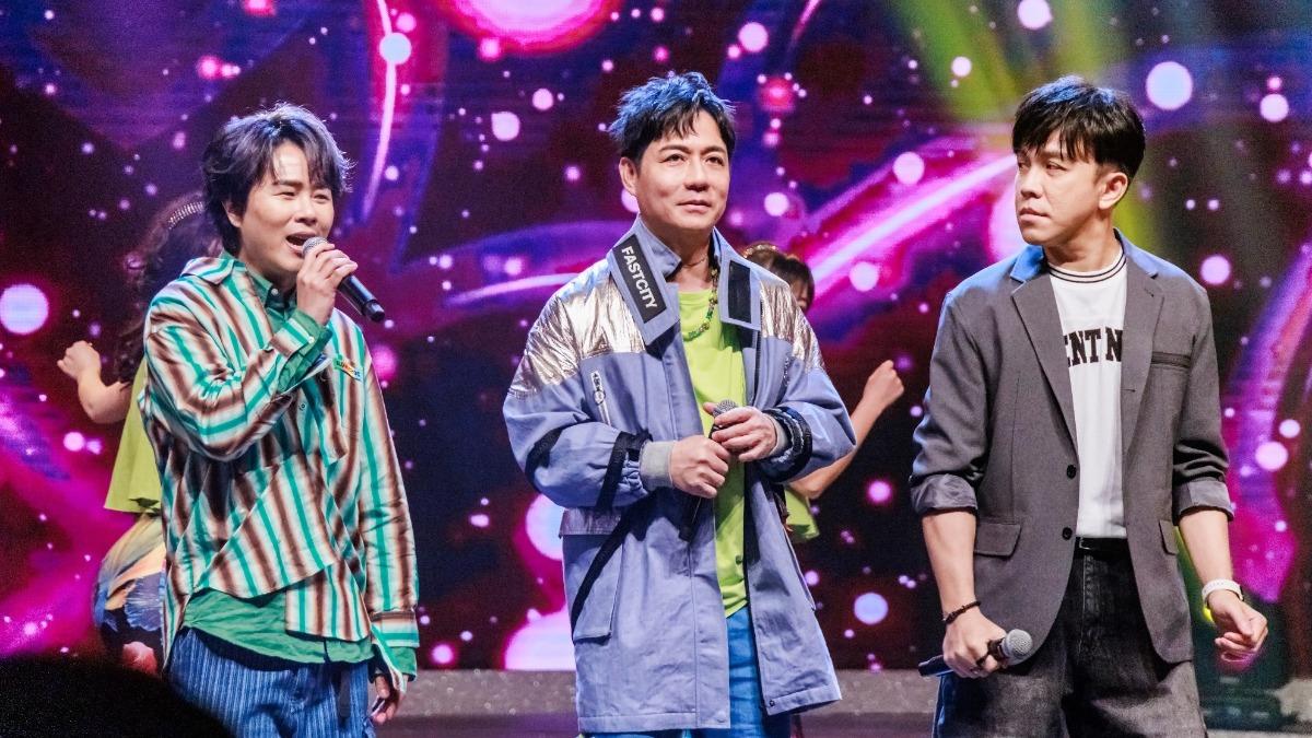 陳隨意(中)經營社群年收7位數。(圖/中視提供)